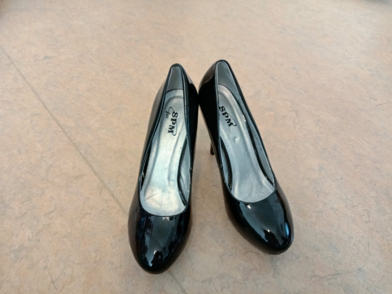 Sehr schöne Lack- Leder Pumps von SPM fun