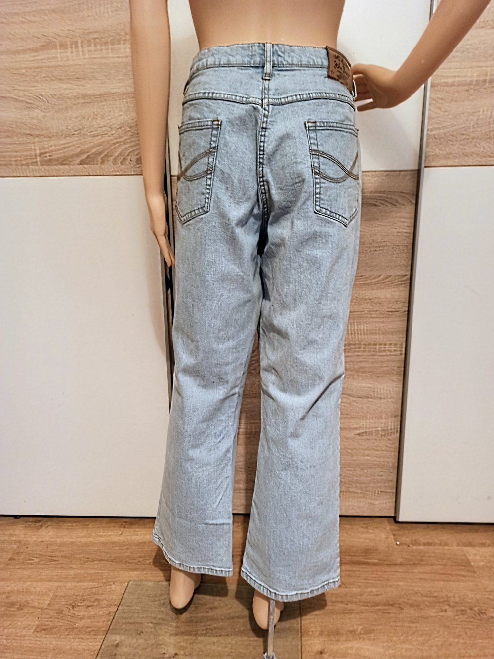 Schöne Jeanshose in helem blau von John Baner