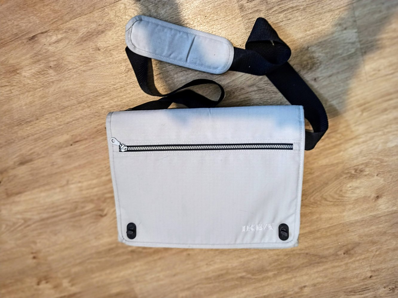 Schöne Tasche in grau von Ikea