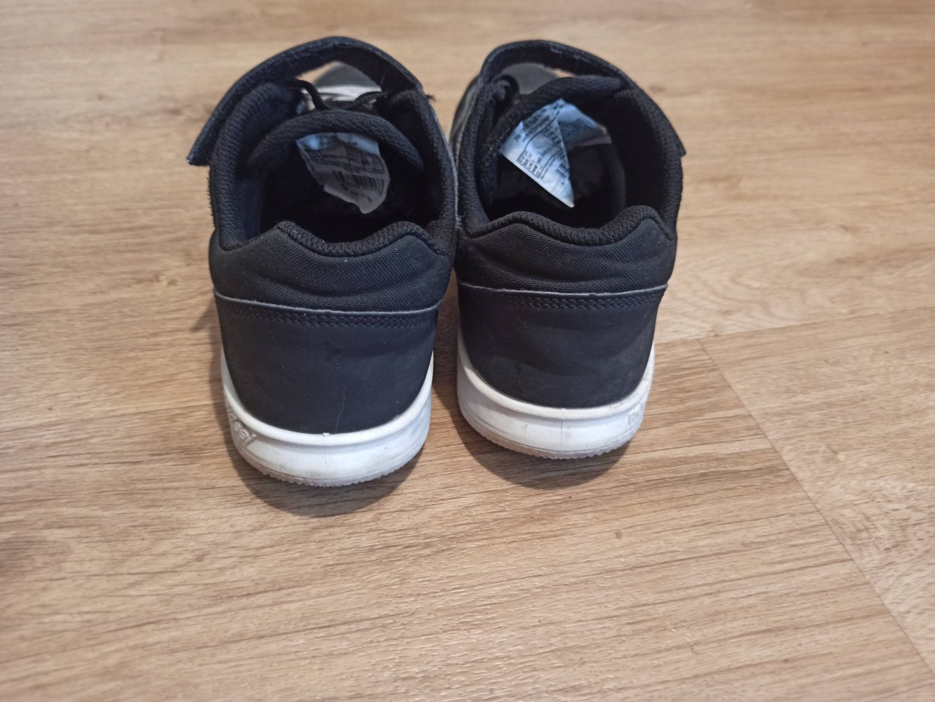 Sehr schöne Sneakers in schwarz von Decatlon