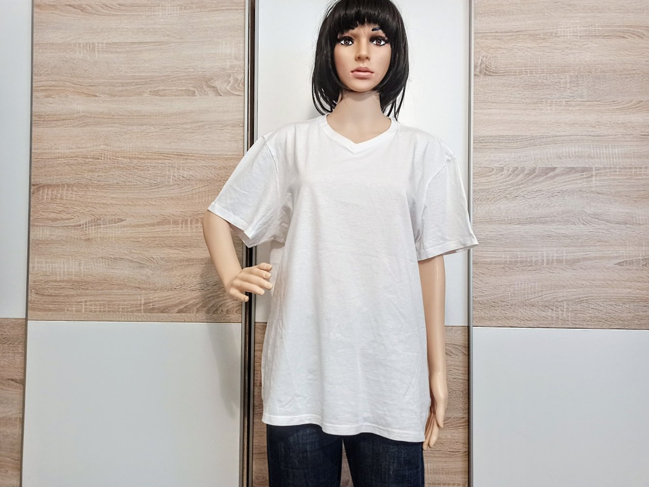 Schönes T-Shirt in weiß von Essentials