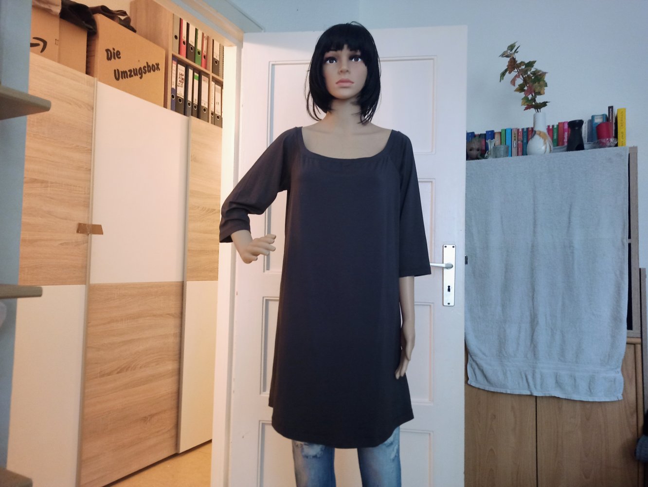Schönes Lässiges Kleid in grau von Mat Fashion 