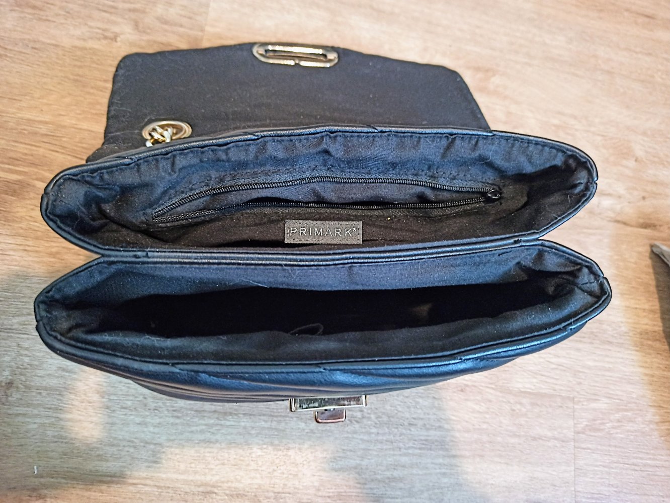 Schöne Hand-Tasche in schwarz von Primark