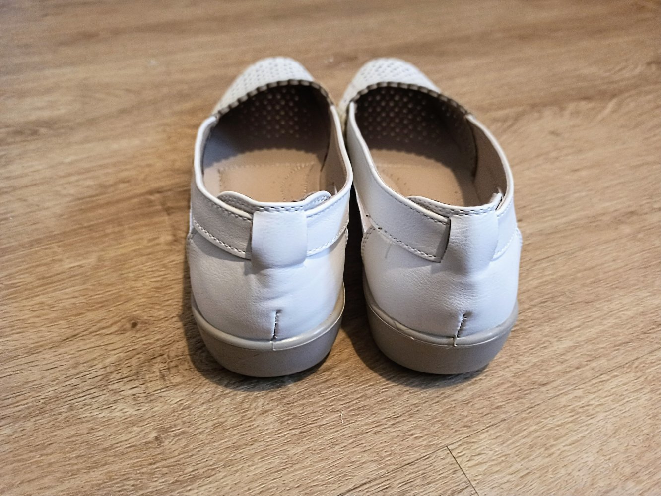 Tolle Damen-Schuhe in Creme Farbe von Wonder Walk
