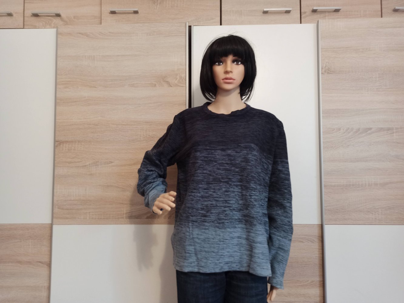 Schöner Pullover in blau/marienblau von Peckott