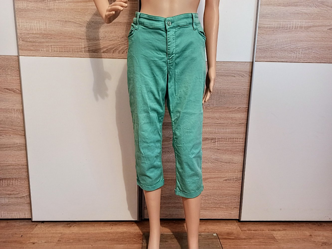 Schöne Capri Hose in grün von Mac
