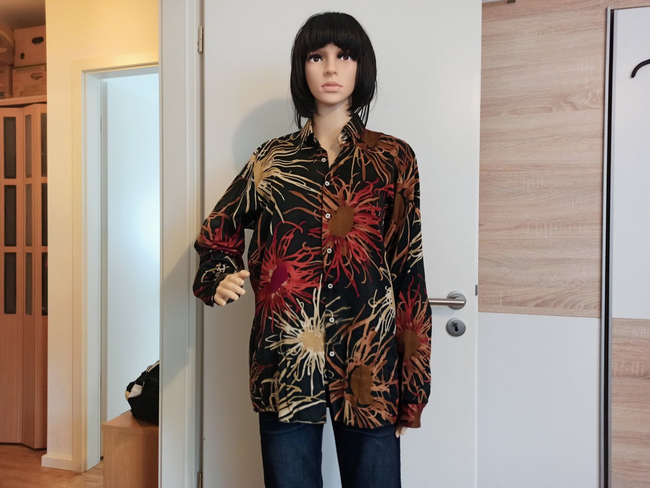 Schöne bunte Bluse schwarz/rot/beige/braun von Herzog