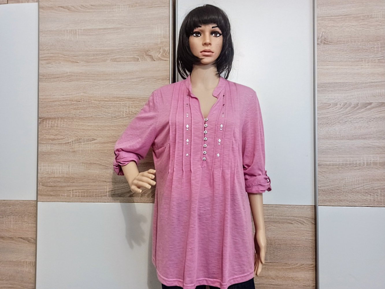 Schönes Langarm-Shirt in Rose mit Strasssteinen