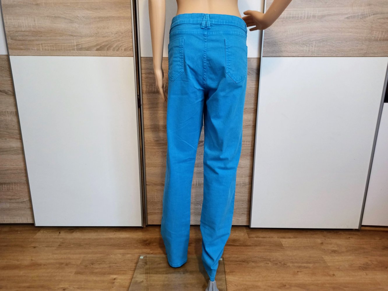Schöne Jeanshose in türkis von Infinity 