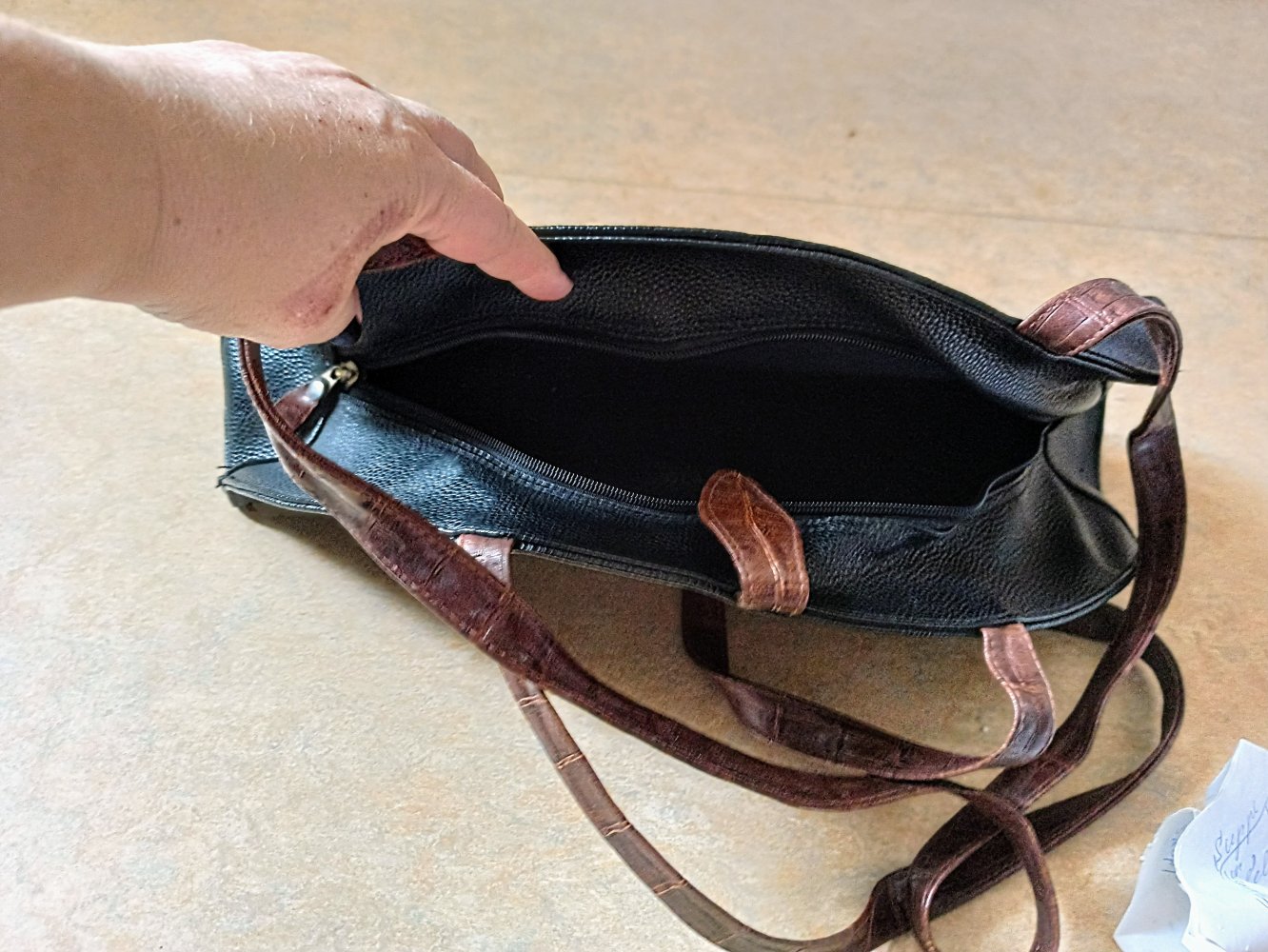 Schöne Damen Tasche in schwarz von Roberto Design 