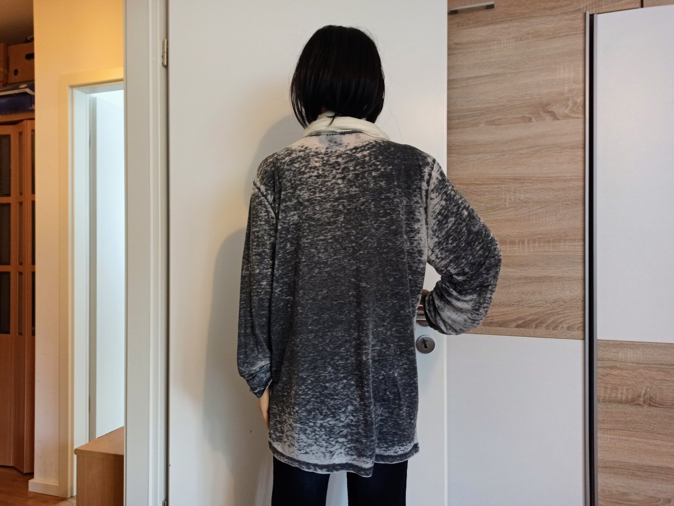 Sehr schöner Langarm-Shirt von Asos in grau