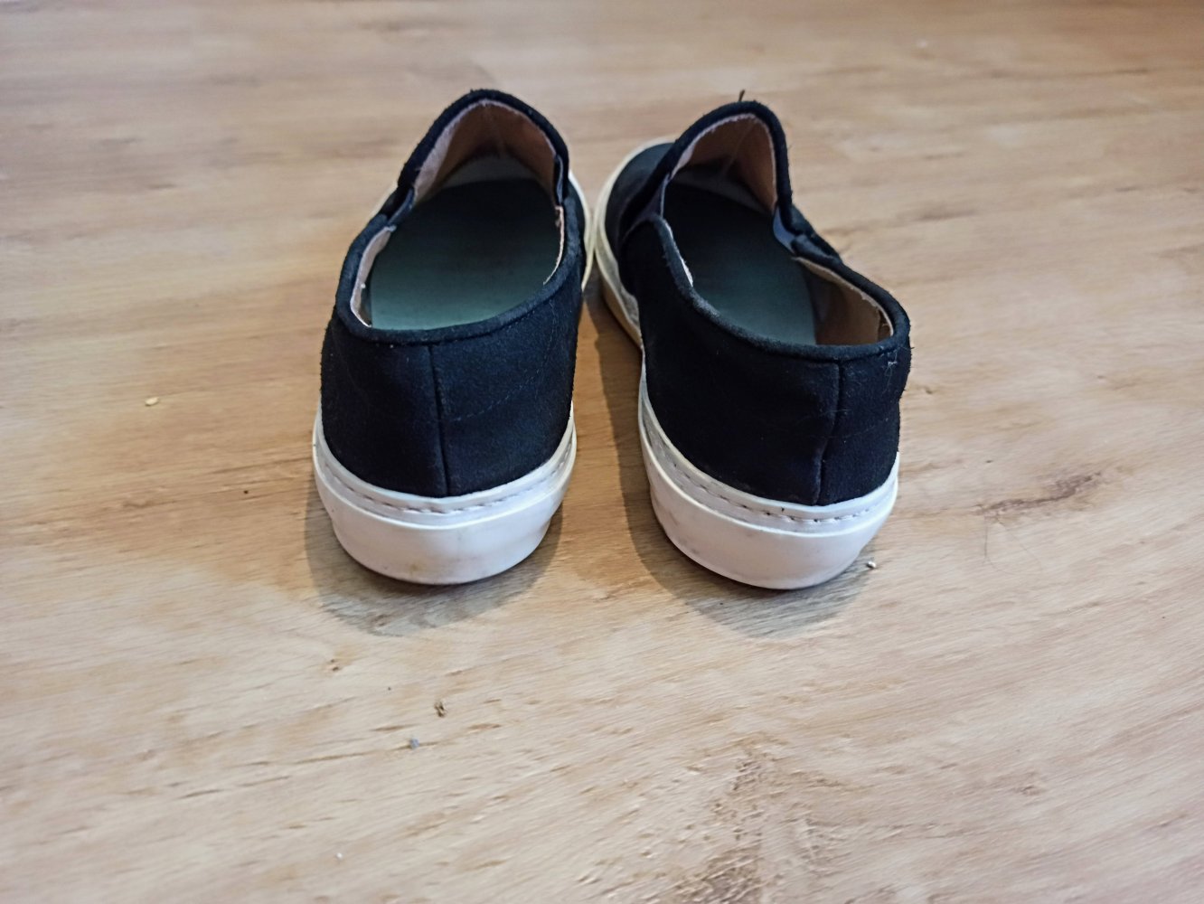 Sehr schöne Sneakers in schwarz