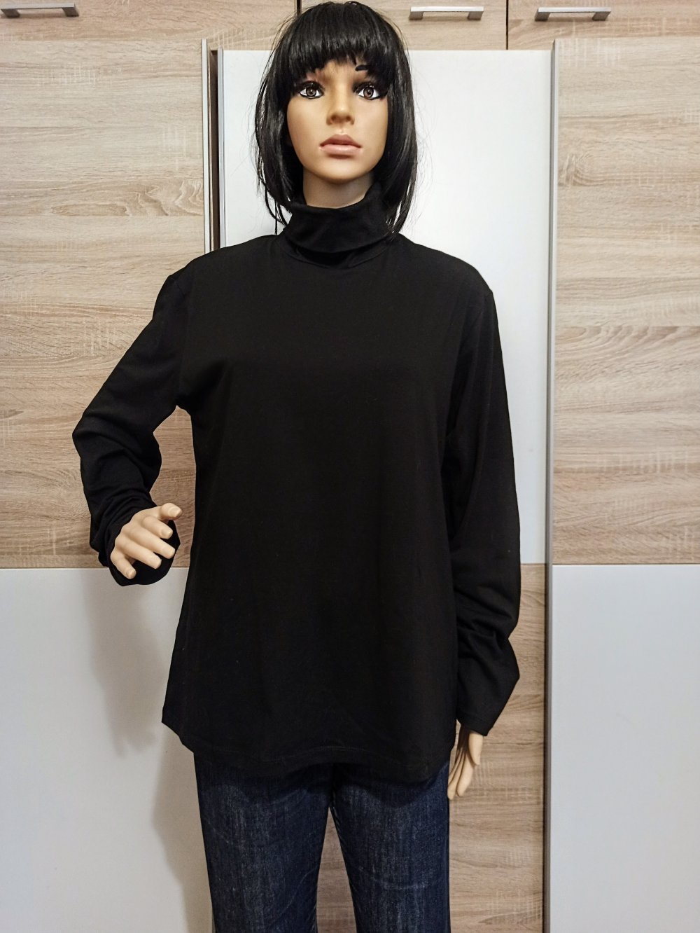 Schönes Langarm-Shirt in schwarz von Alegra K. 