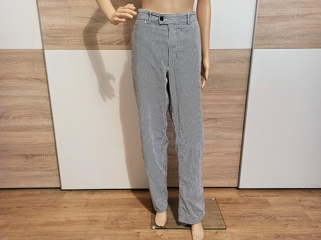 Schöne Hose in weiß mit graue Streifen von gardeur