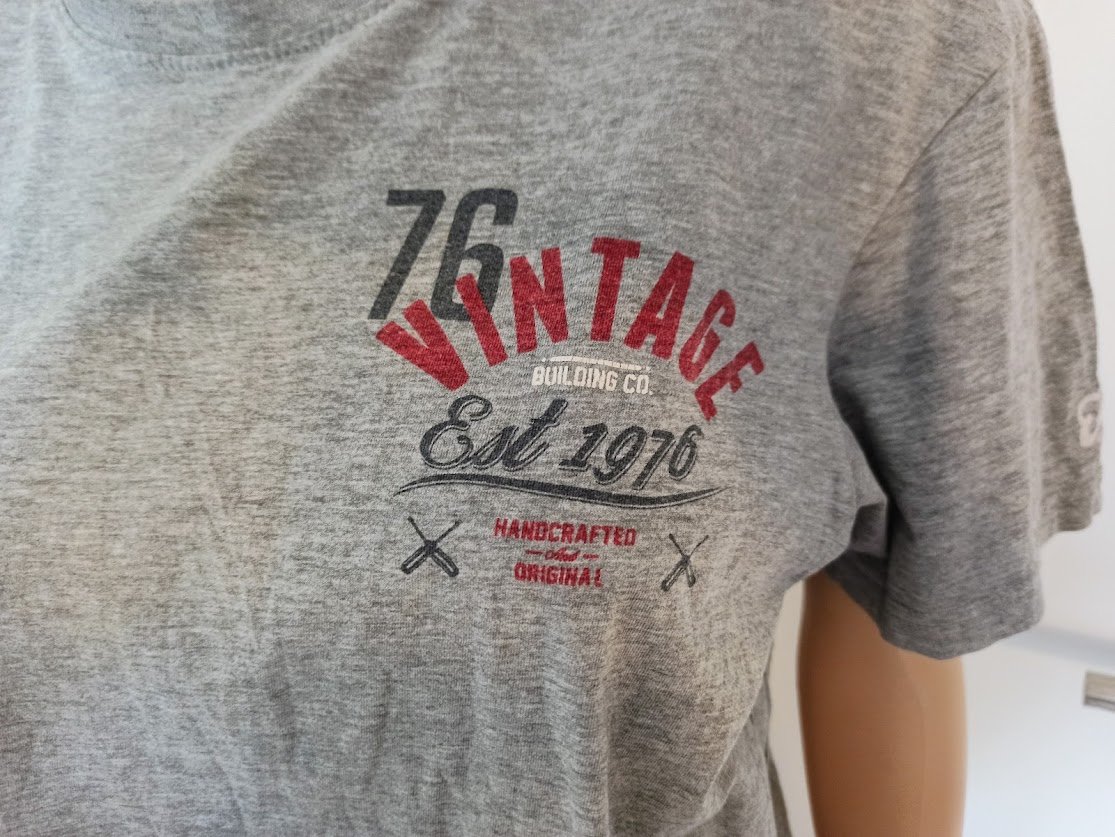 Sehr schönes T-Shirt von Cargo in grau