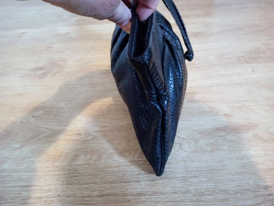 Schöne Echt-Leder-Tasche in schwarz