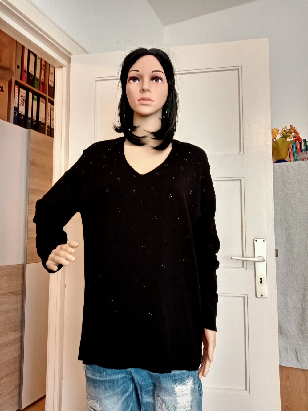 Schöner Pullover mit Straps-Steinen von Canda 