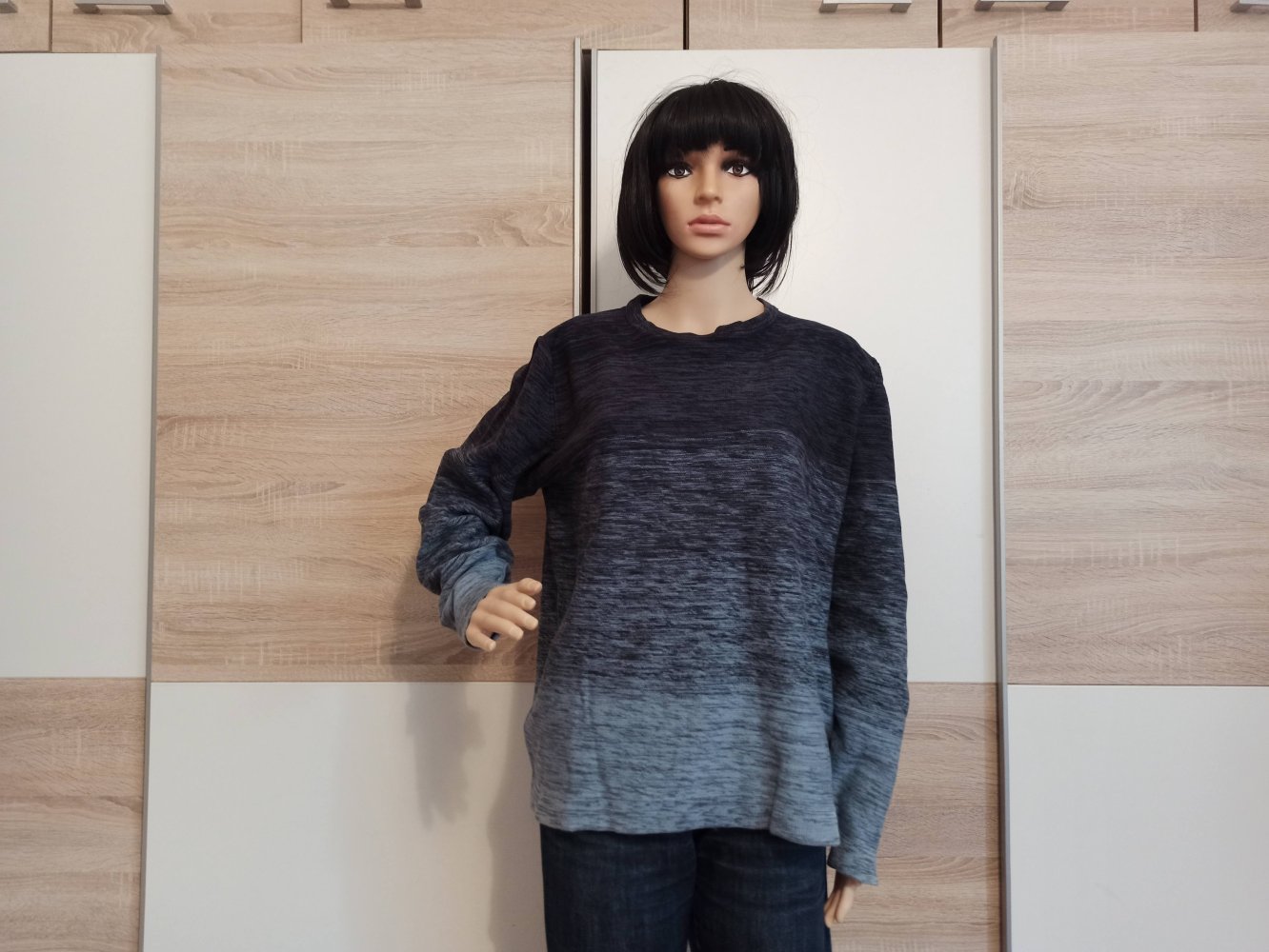Schöner Pullover in blau/marienblau von Peckott