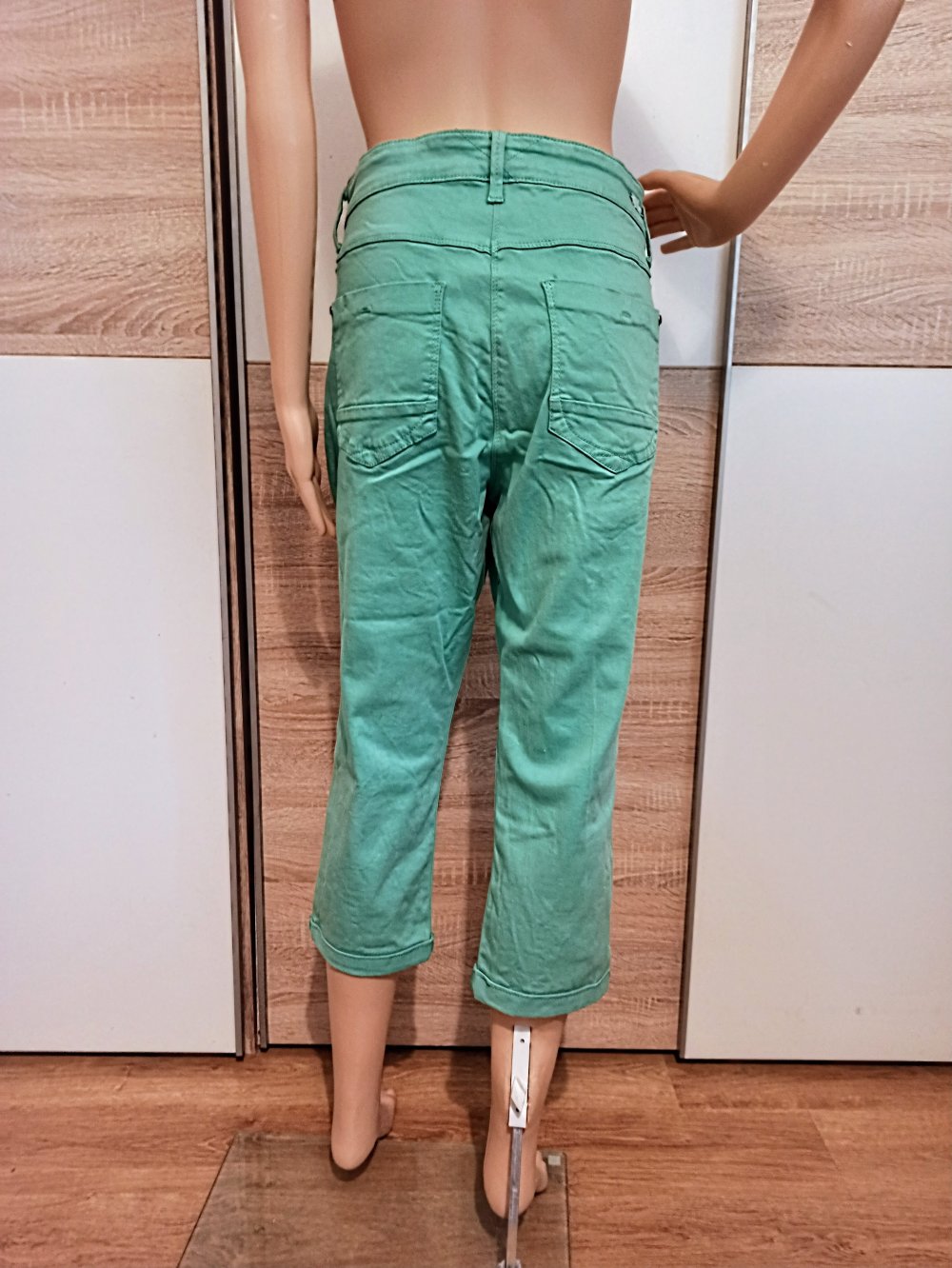 Schöne Capri Hose in grün von Mac