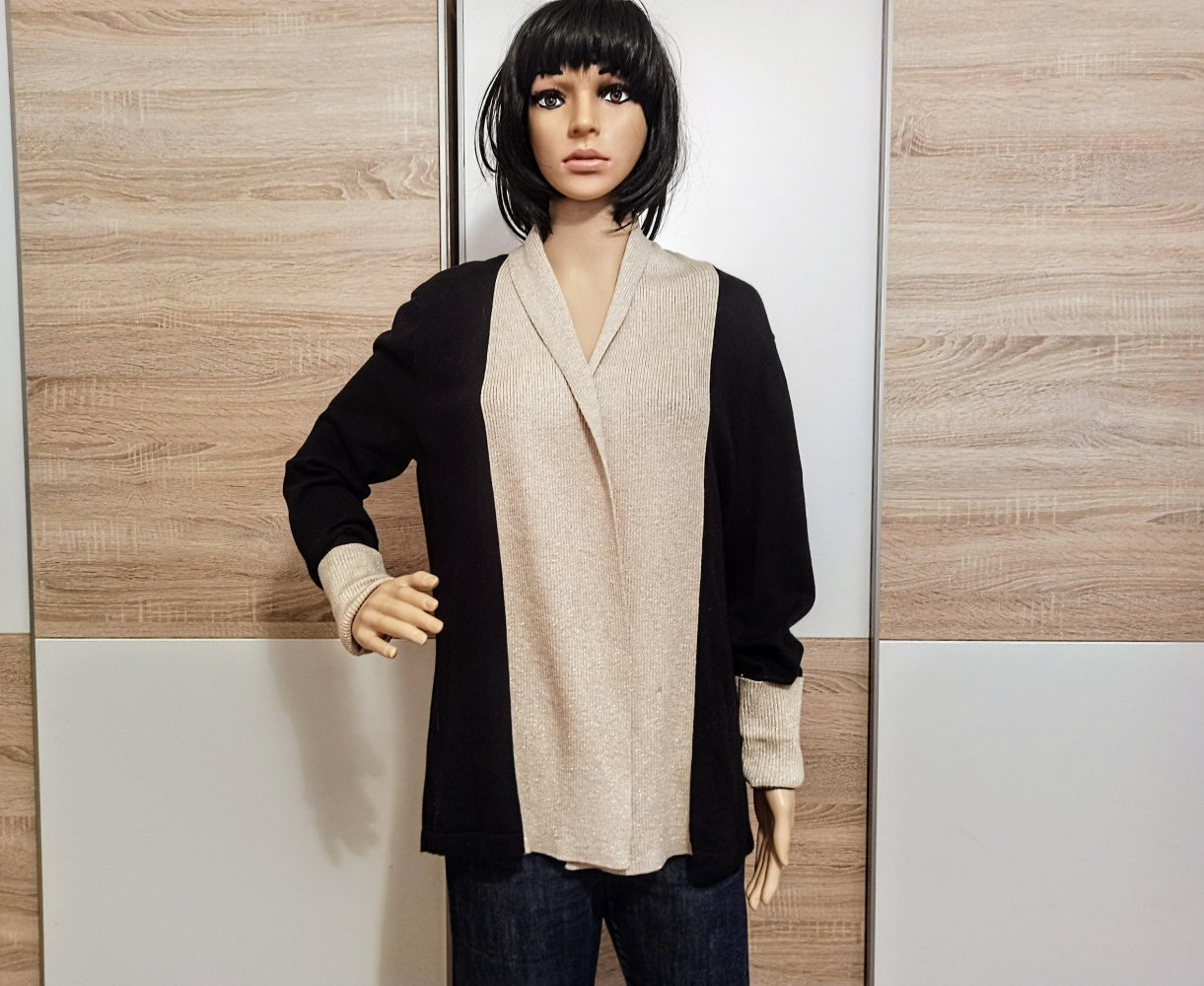 Schöne Jacke in schwarz/creme von Sixth Sense
