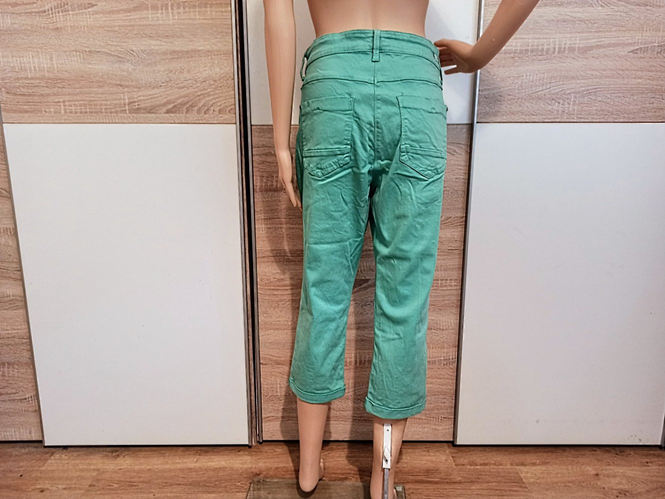 Schöne Capri Hose in grün von Mac