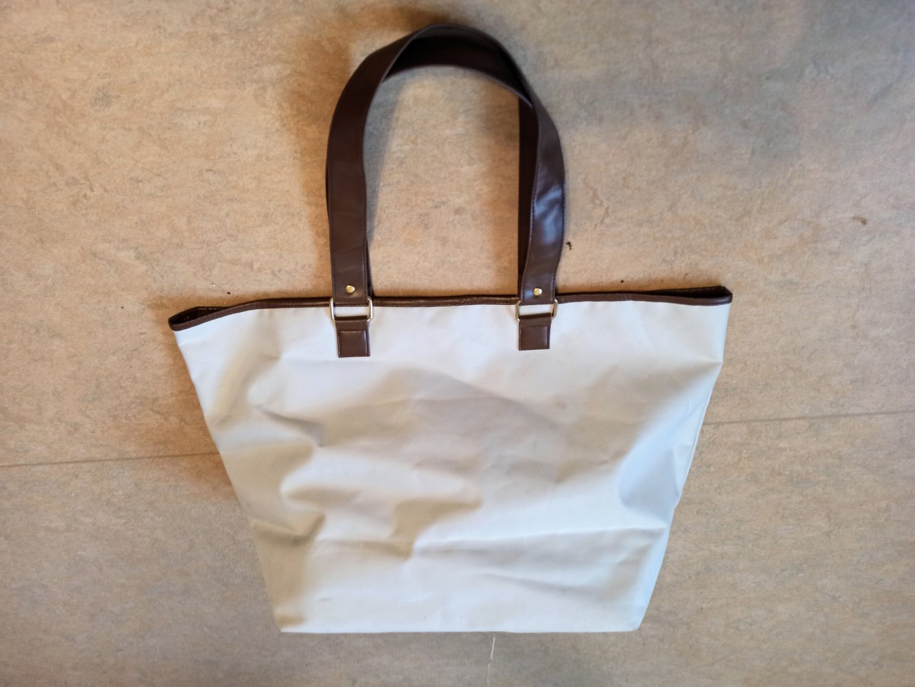 Schöne Damen Tasche in weiß von Korff 