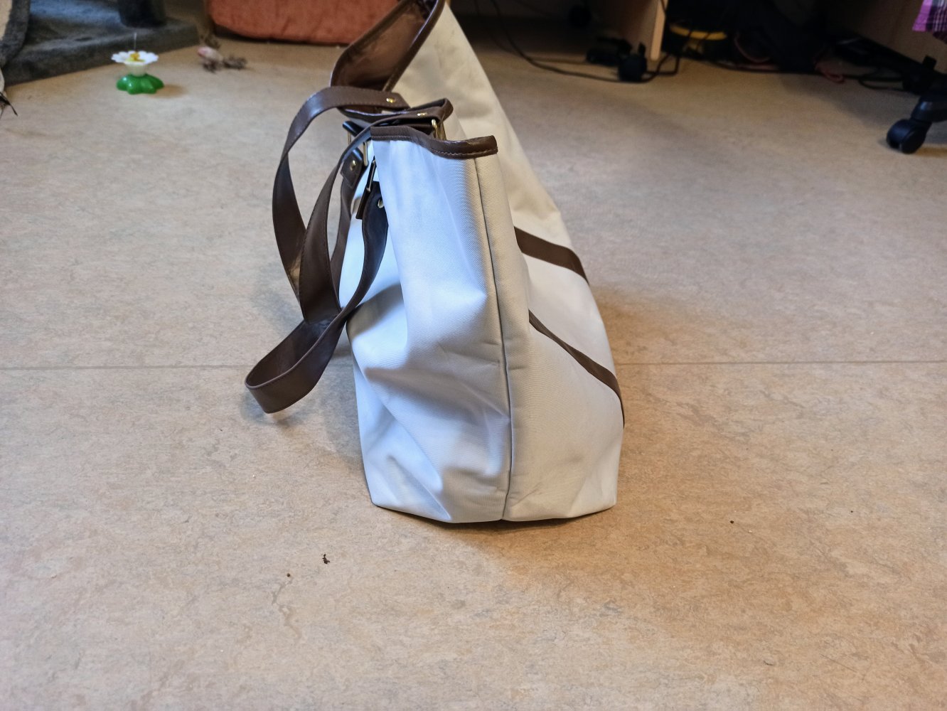Schöne Damen Tasche in weiß von Korff 