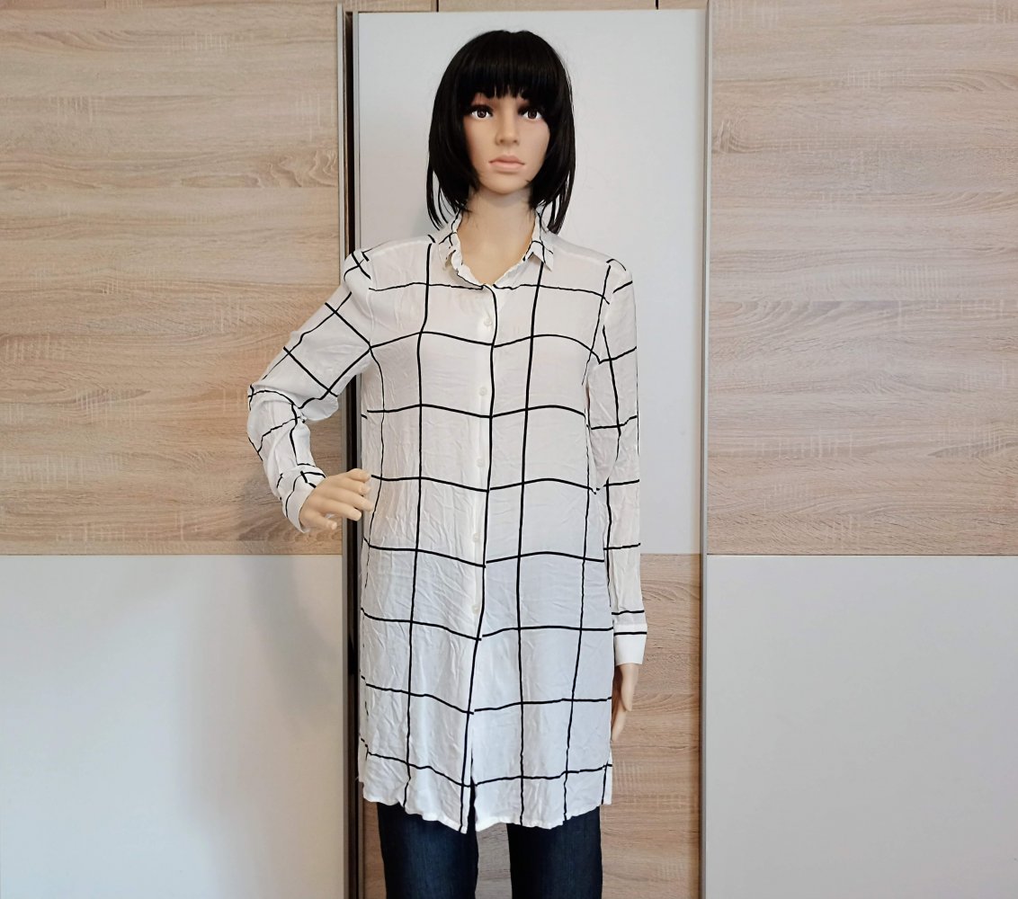 Schöne  karierte Bluse in schwarz/weiß