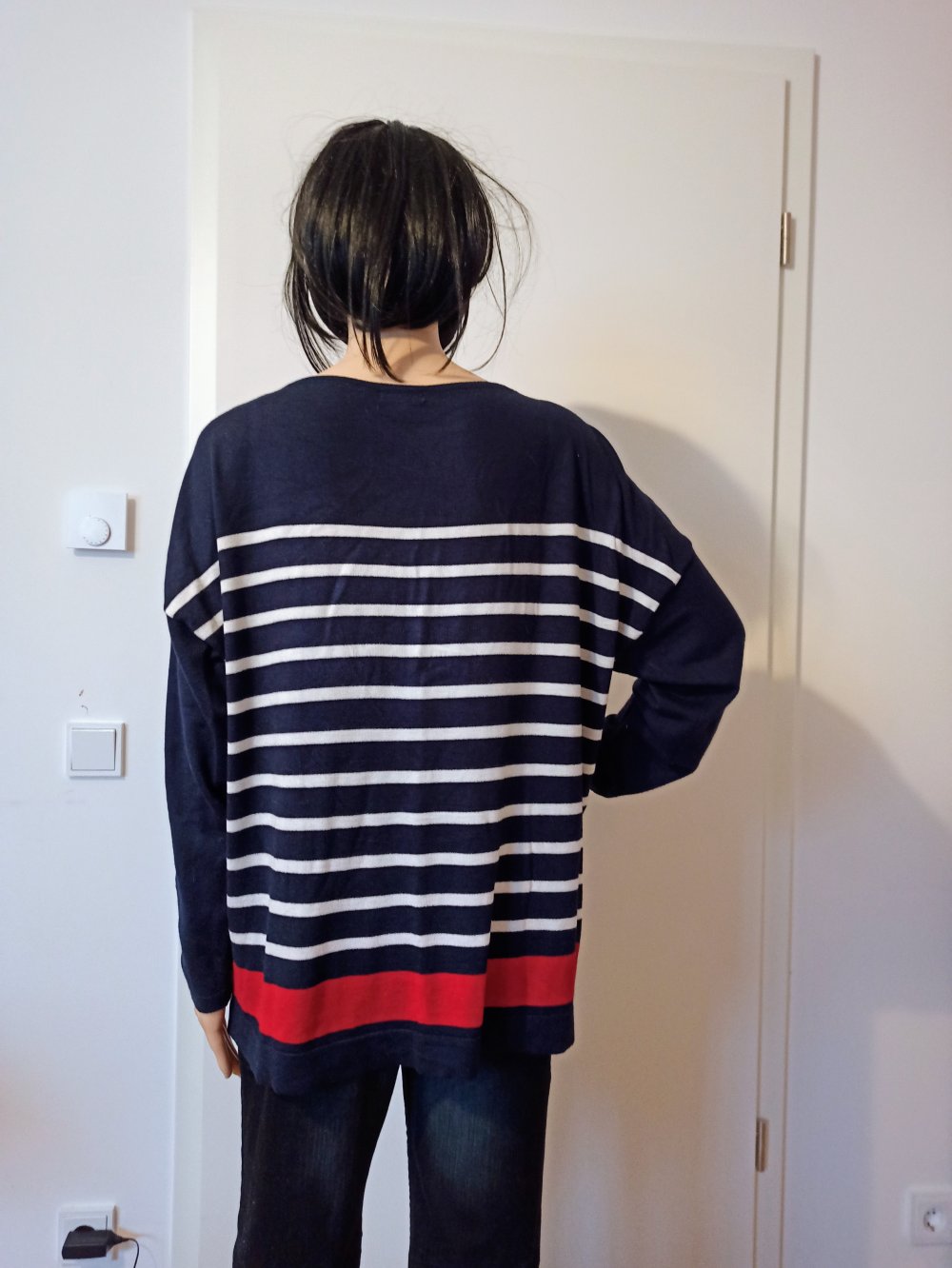 Schöner Pullover mit weiße Streifen in marienblau von UpFashion