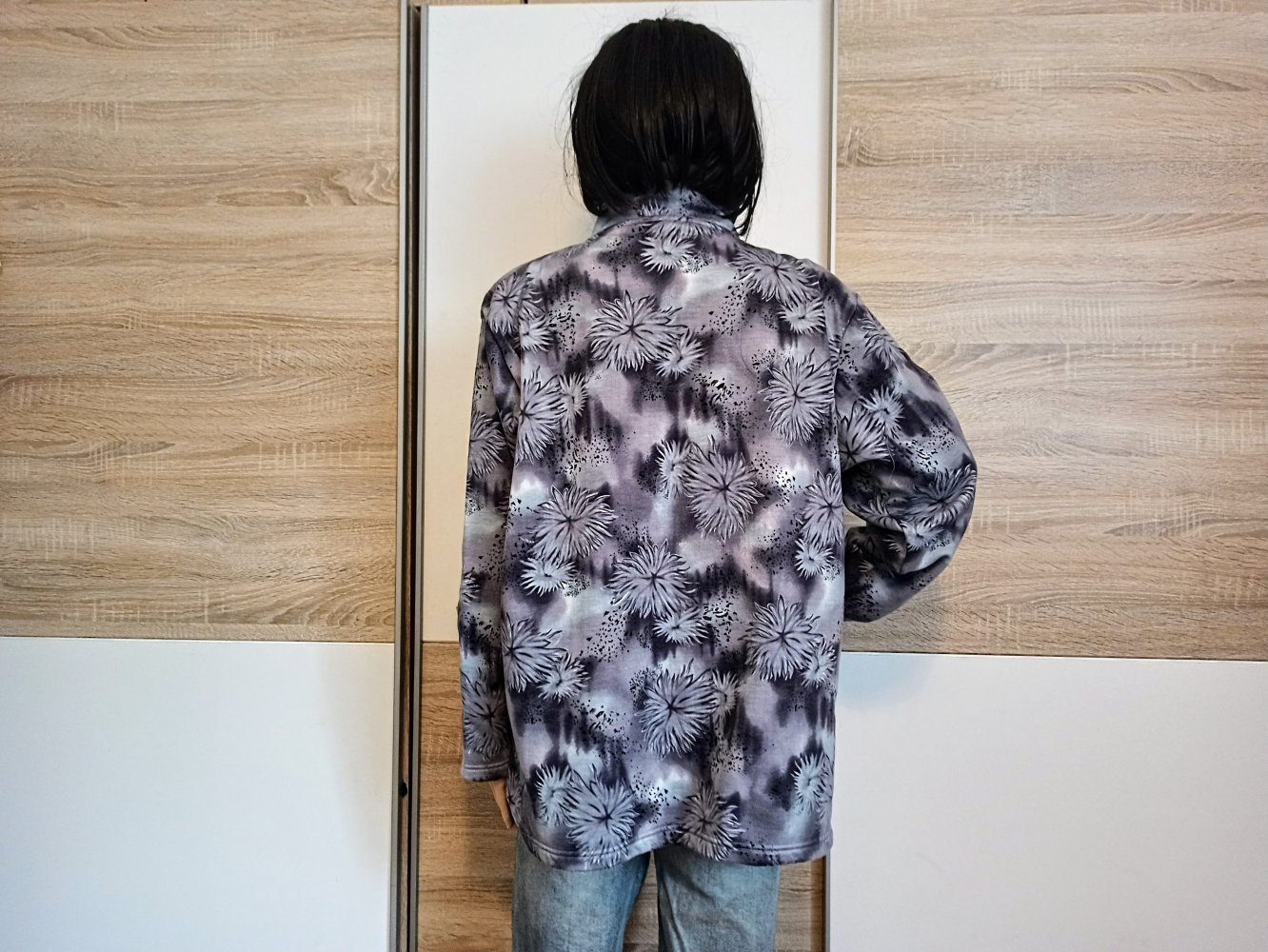 Schöner Hoodie-Pullover in grau/lila von New Fashion