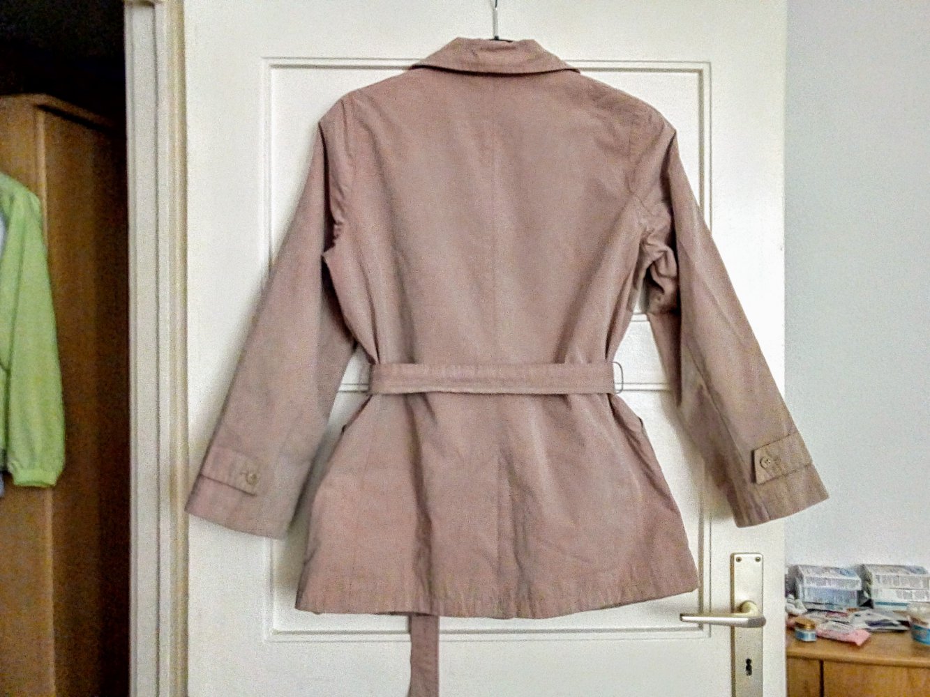 Schöne leichte Jacke in Farbe Beige von  JAKE'S 