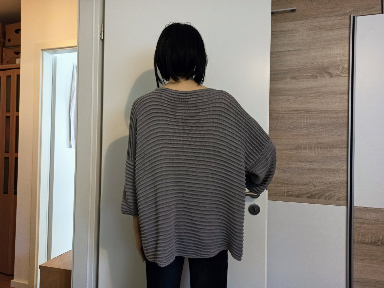 Schöner Pullover von she(e)r in grau