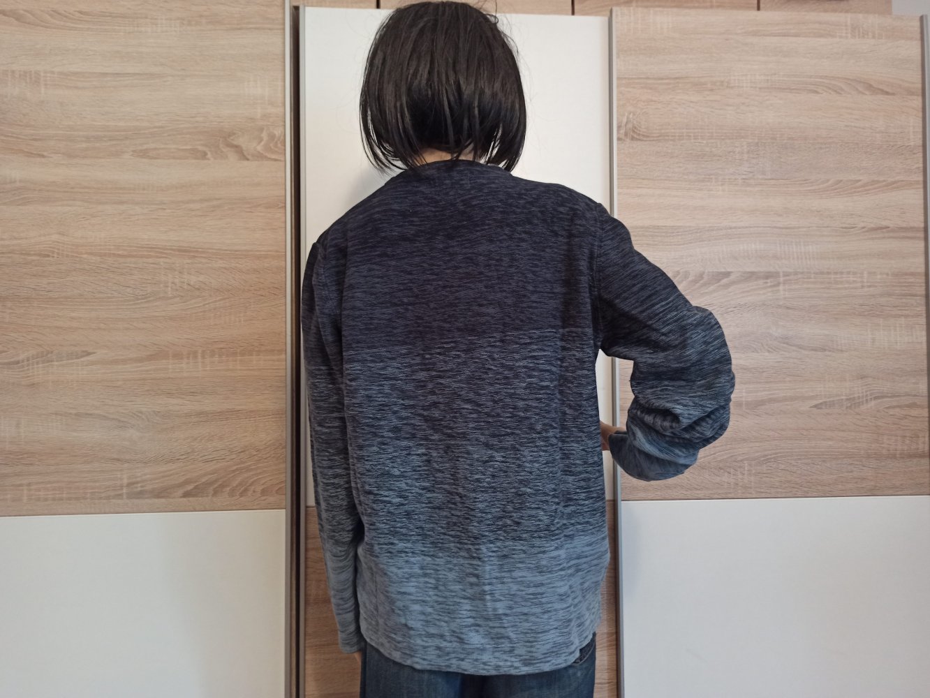 Schöner Pullover in blau/marienblau von Peckott