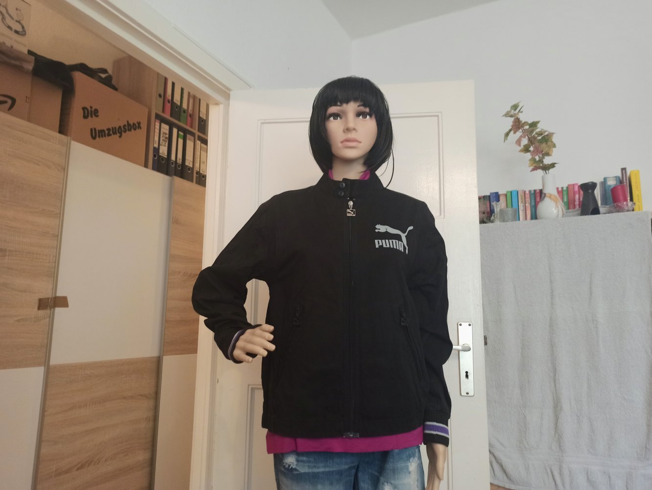 Schöne Jacke von PUMA in schwarz 