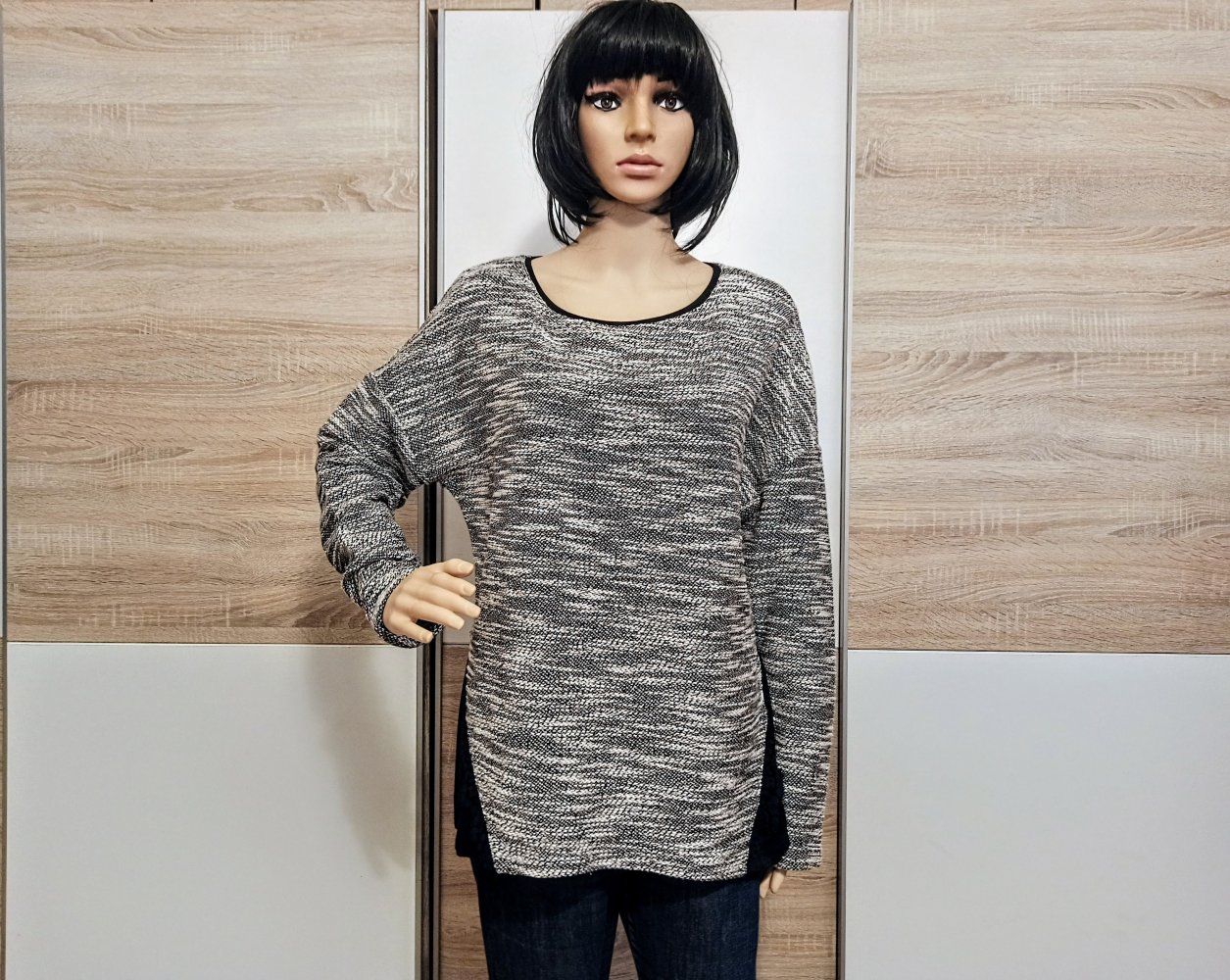 Schönes Langarm-Shirt grau/schwarz von Yessica