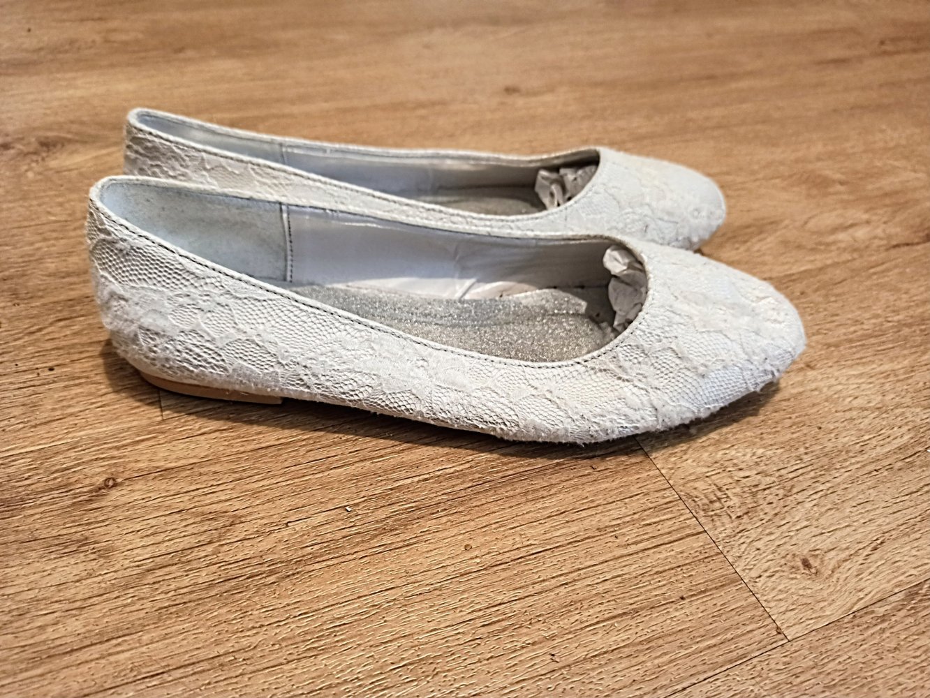 Tolle Ballerina mit Spitze in weiß von Elegant Park