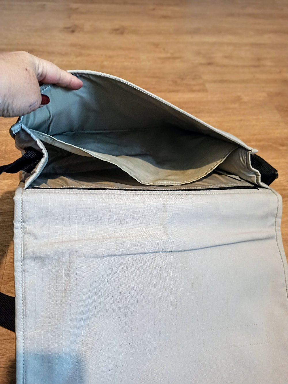 Schöne Tasche in grau von Ikea