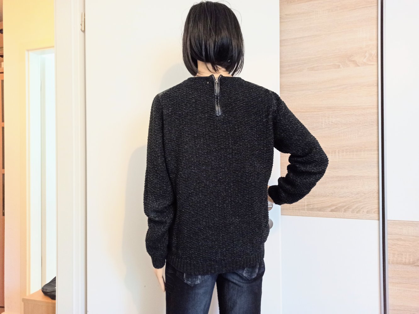 Schöner Pullover in schwarz mit Glitzer