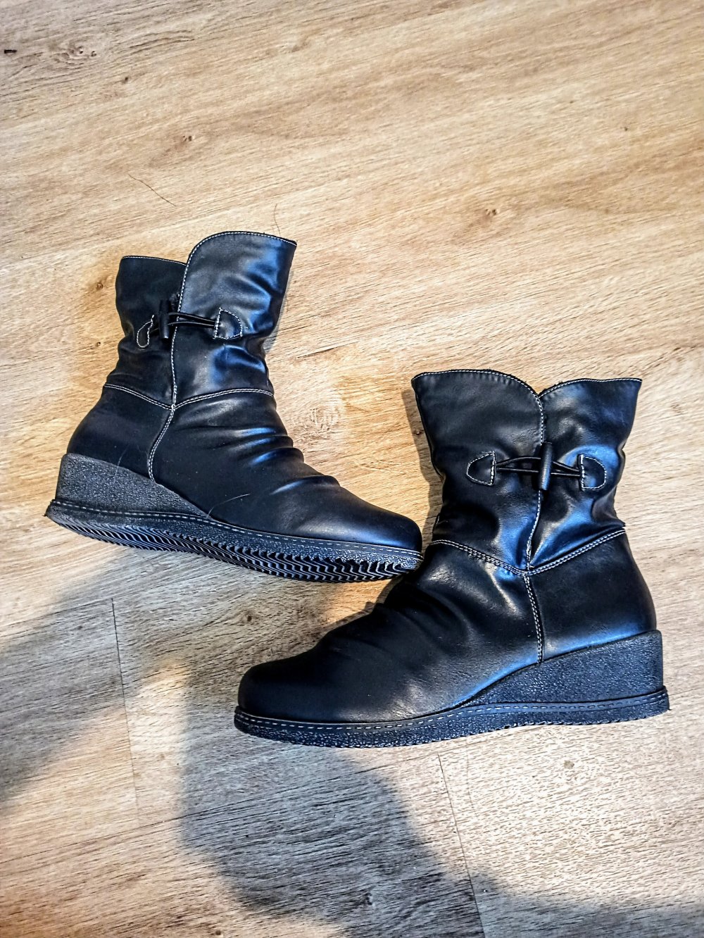 Tolle Stiefeletten in schwarz von Lebua