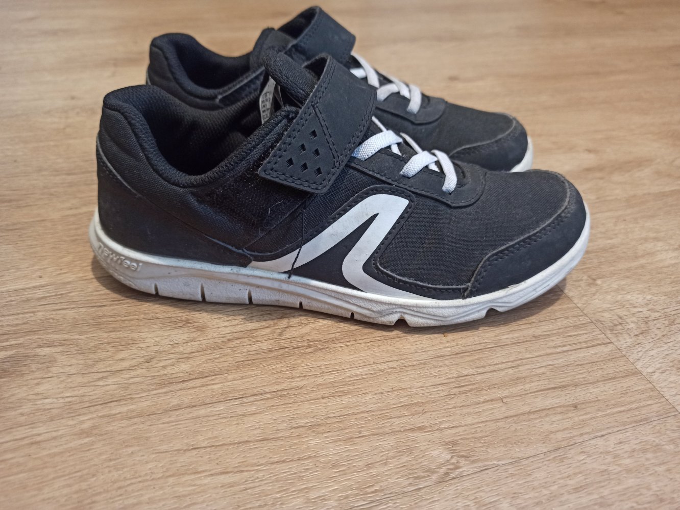 Sehr schöne Sneakers in schwarz von Decatlon