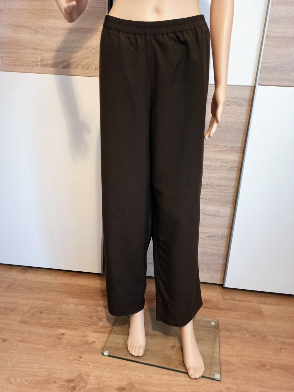 Schöne leichte Hose in braun