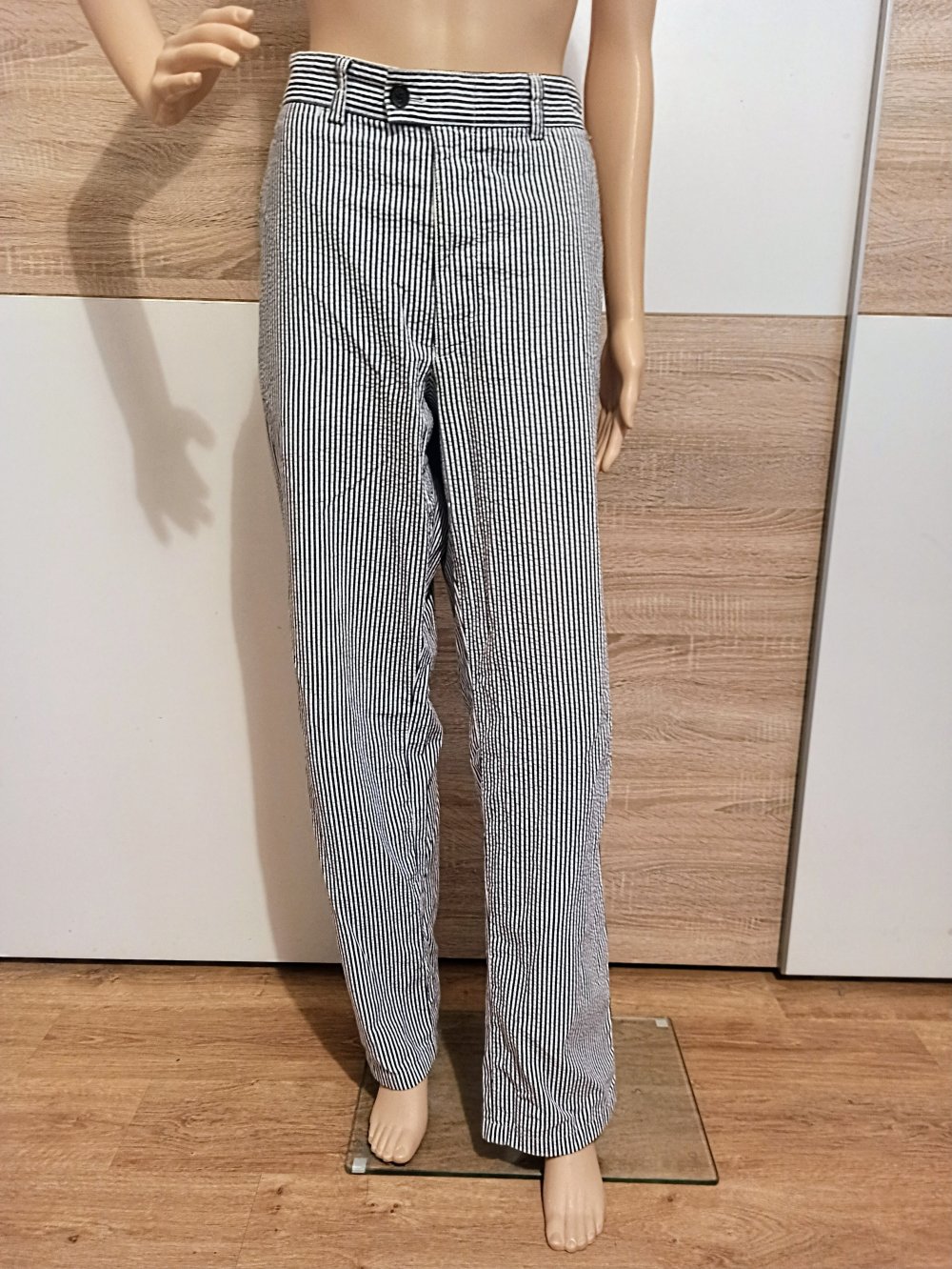 Schöne Hose in weiß mit graue Streifen von gardeur