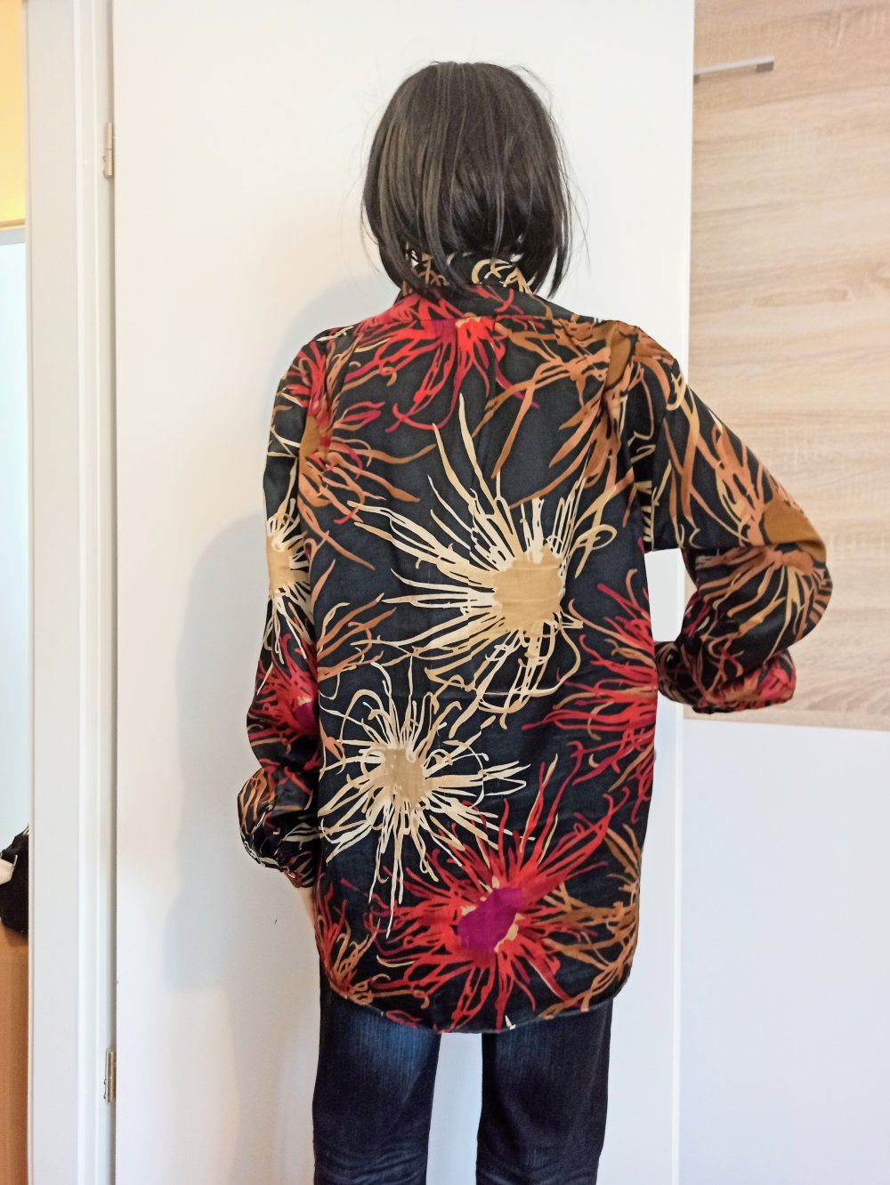 Schöne bunte Bluse schwarz/rot/beige/braun von Herzog
