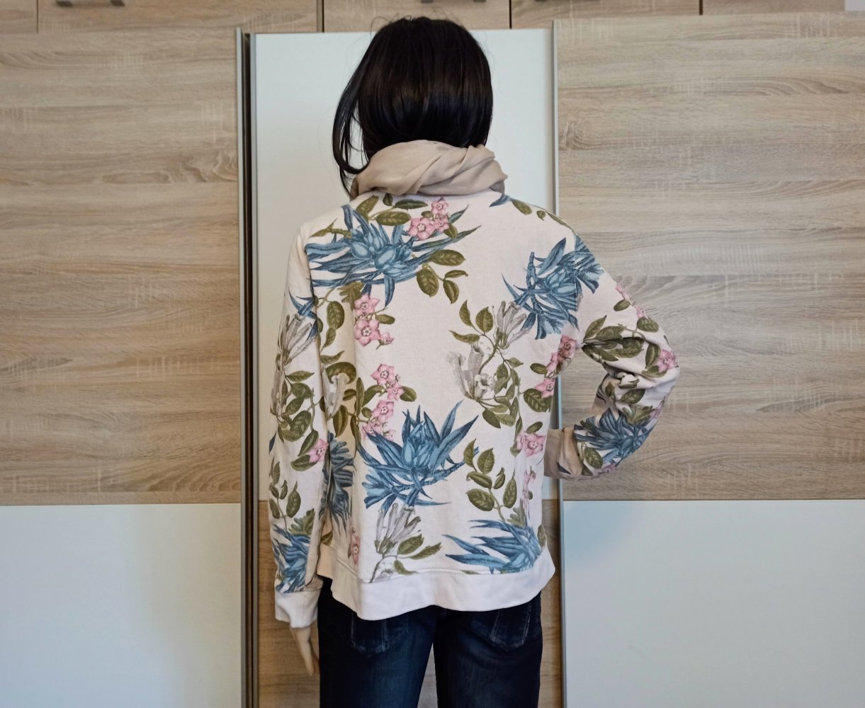 Schöner bunter Hoodie-Pullover von L.O.G.G