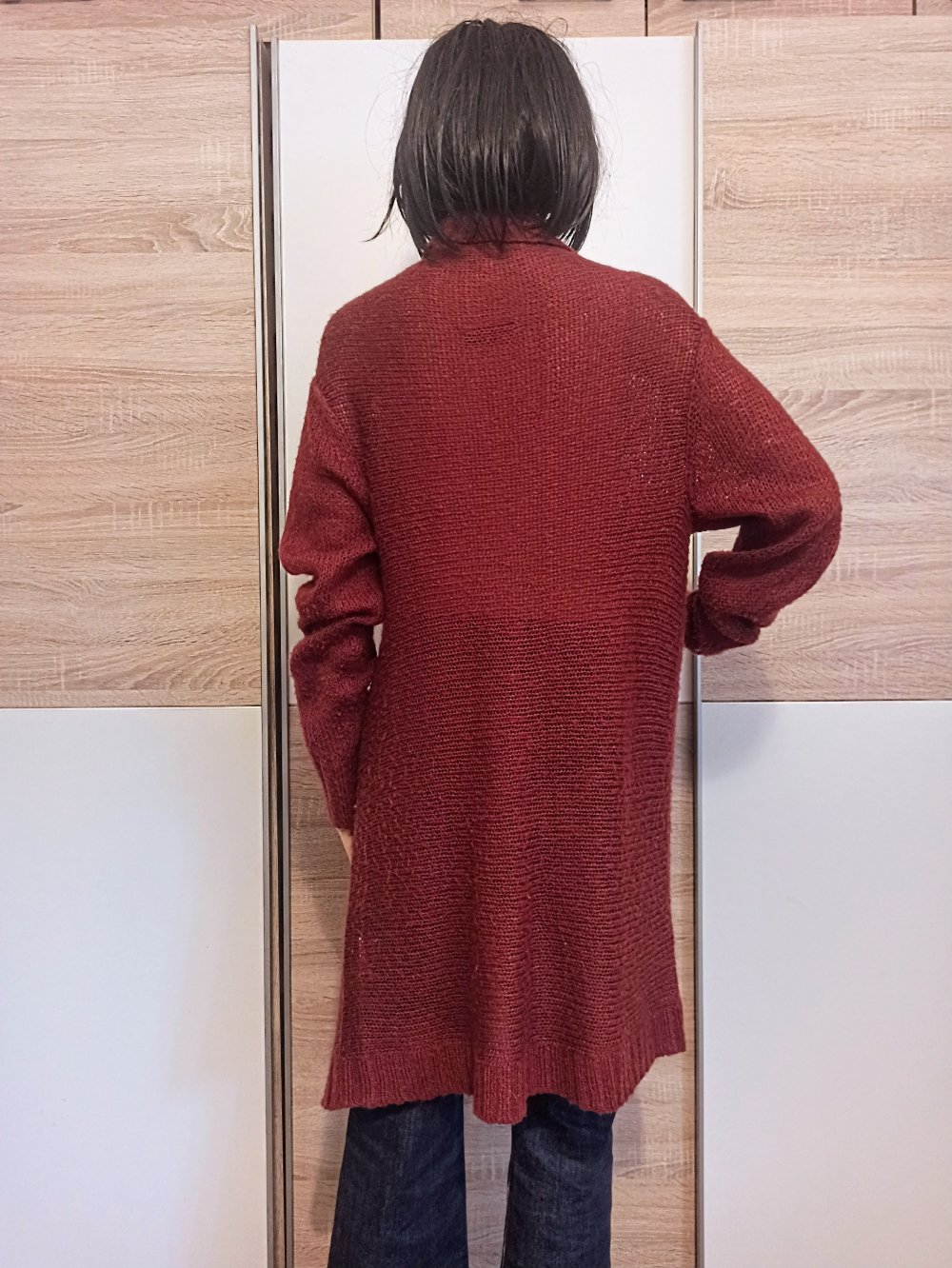 Schöner Cardigan in burgunderrot von Janina