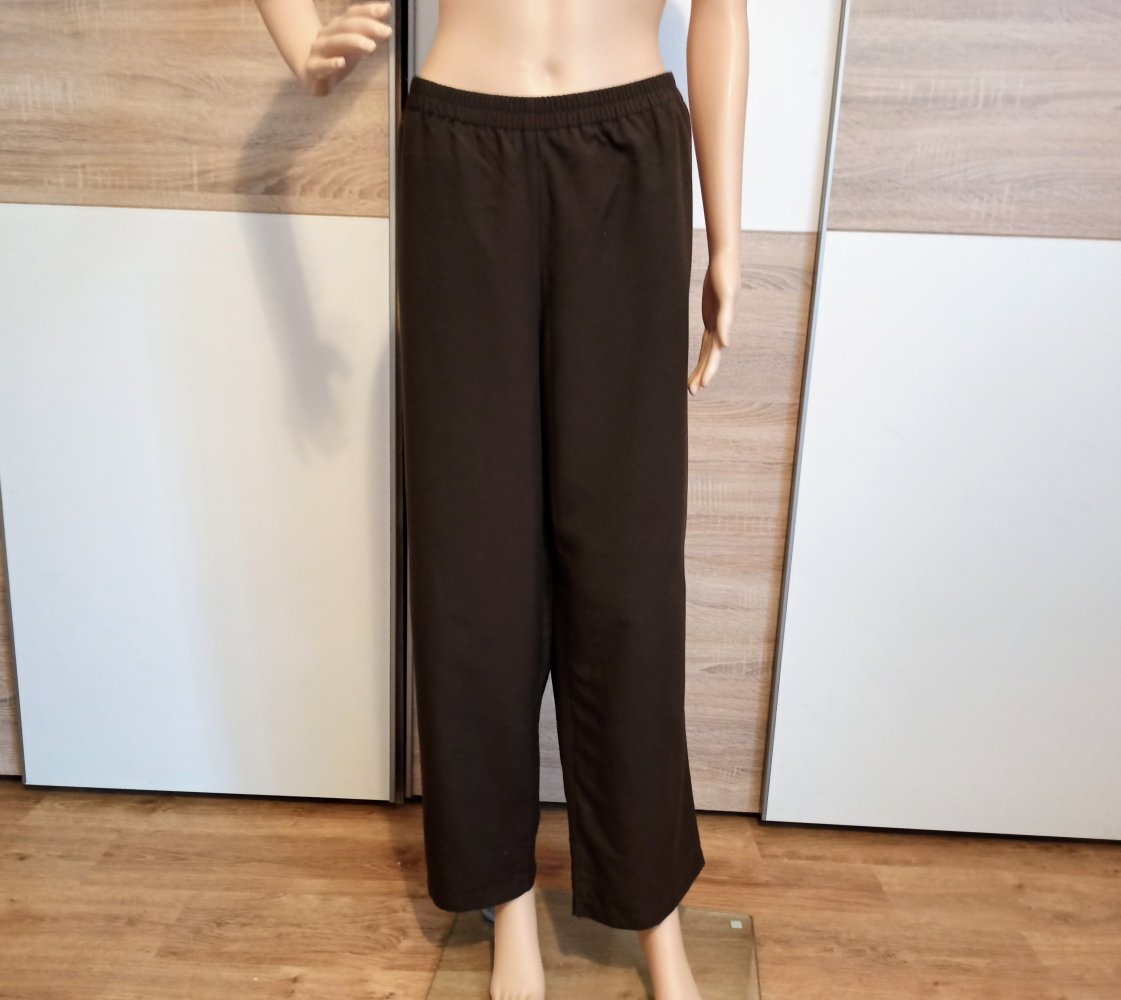Schöne leichte Hose in braun