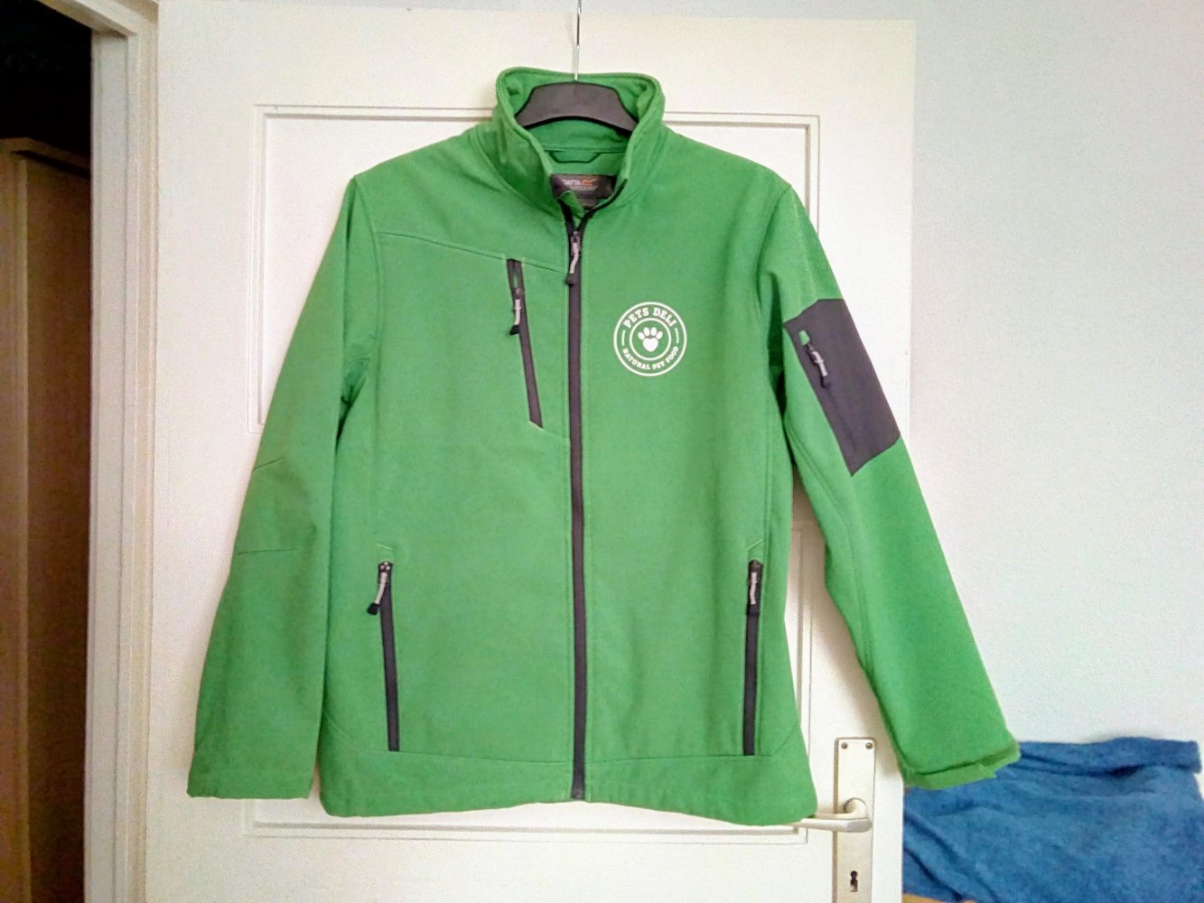 Sehr schöne Übergangsjacke in Farbe Grün von Regatta