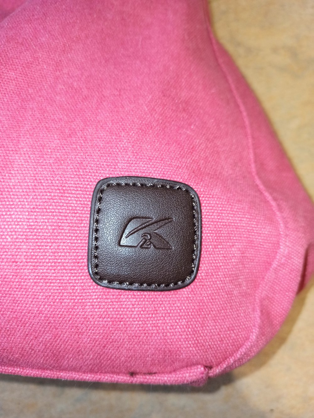 Schöne Damen Tasche in Pink 