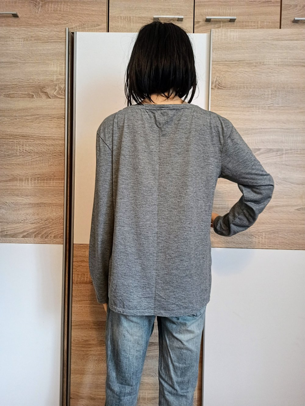 Schönes Langarm-Shirt in grau/silber/beige von Colours