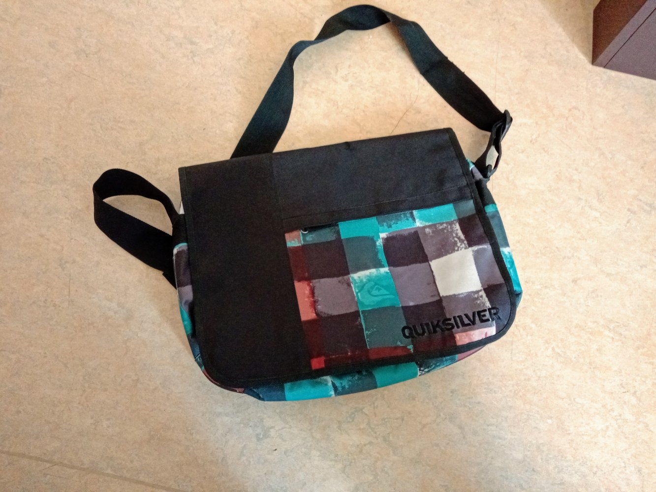 Schöne karierte Tasche von Quiksilver 